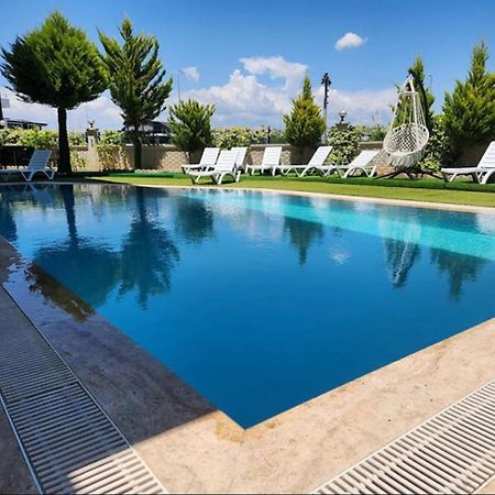 Gardenya Lara Suit Hotel Antalya Bagian luar foto