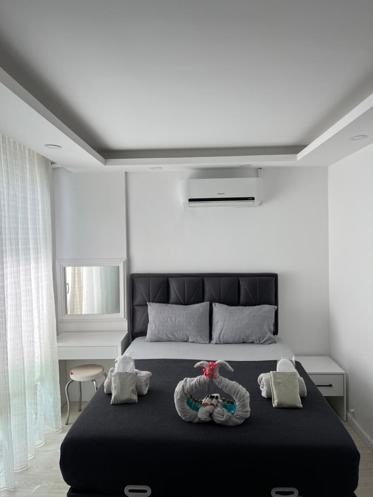 Gardenya Lara Suit Hotel Antalya Bagian luar foto