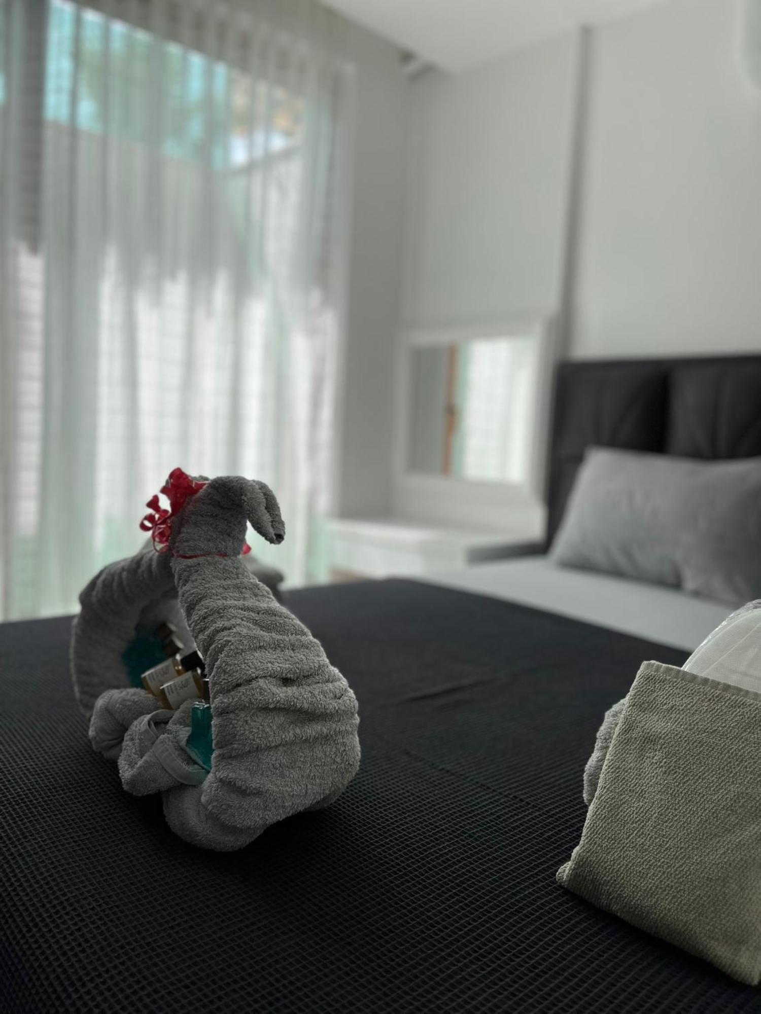Gardenya Lara Suit Hotel Antalya Bagian luar foto