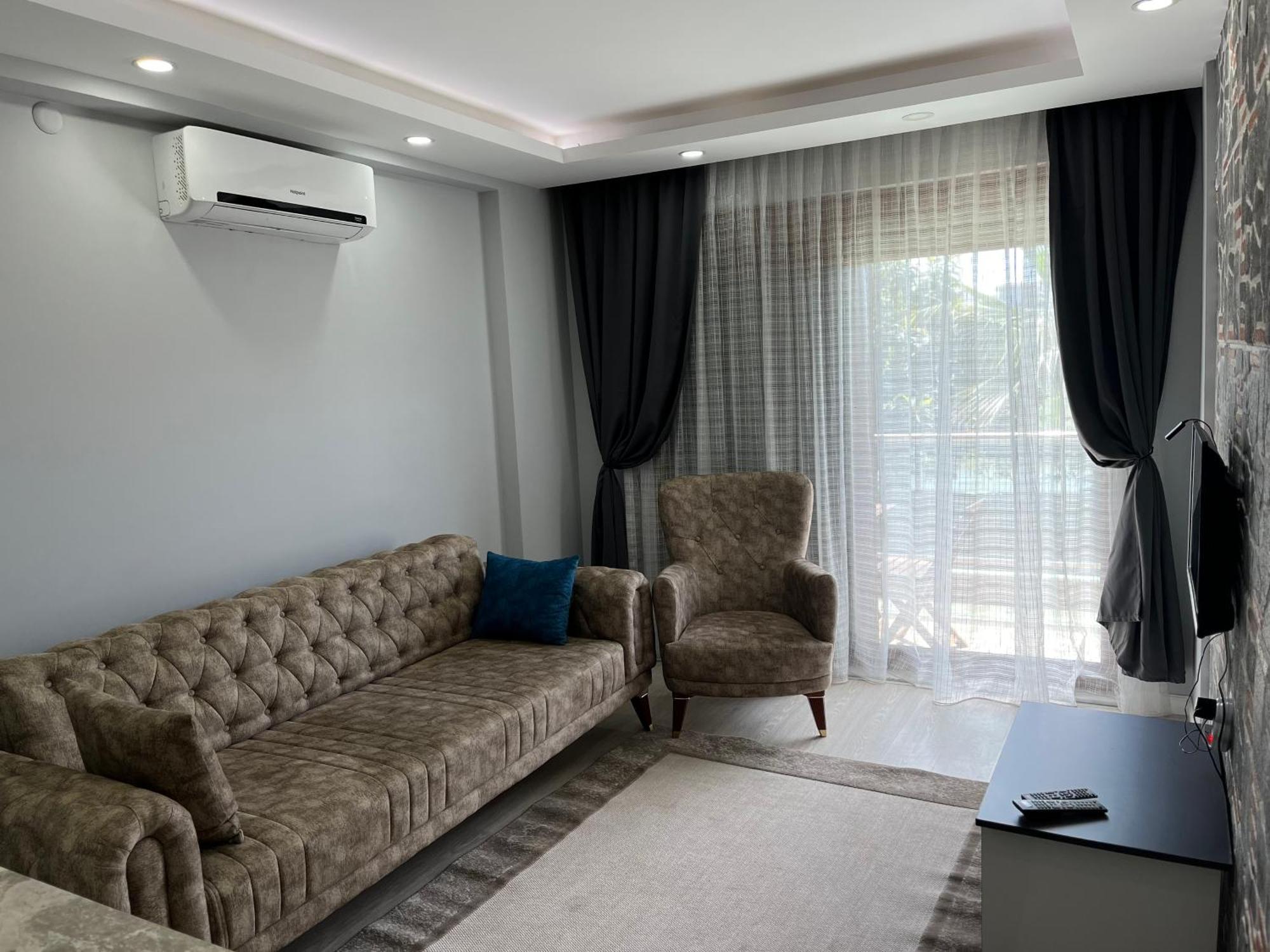 Gardenya Lara Suit Hotel Antalya Bagian luar foto